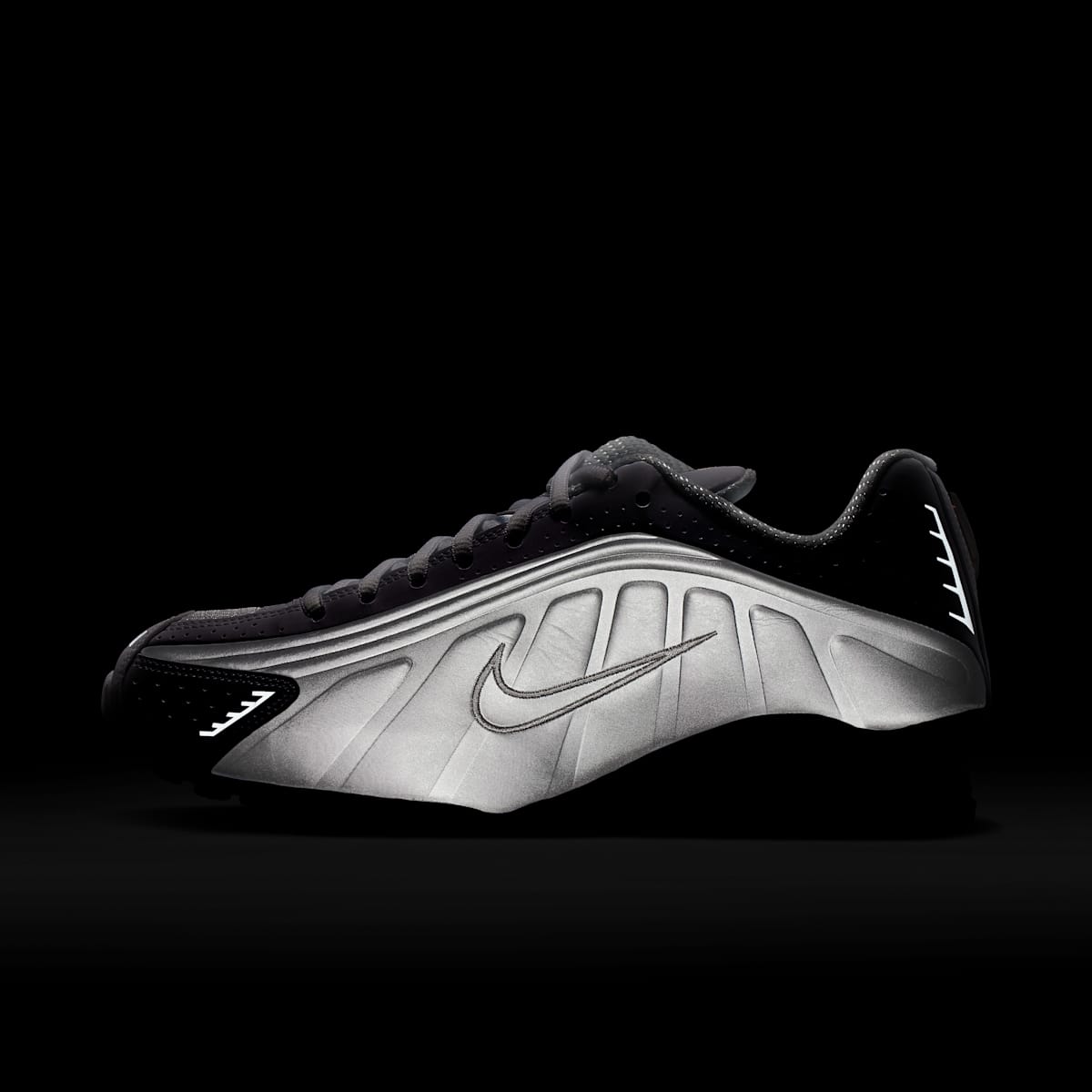 Nike Shox R4 Women's Shoes - White/Metallic Silver/Max Orange/White