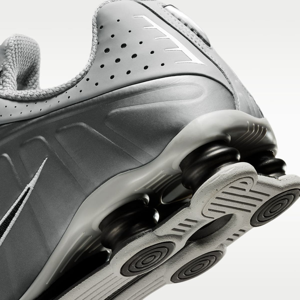 Nike Shox R4 Men's Shoes - Light Smoke Grey/Smoke Grey/White/Black - Image 8