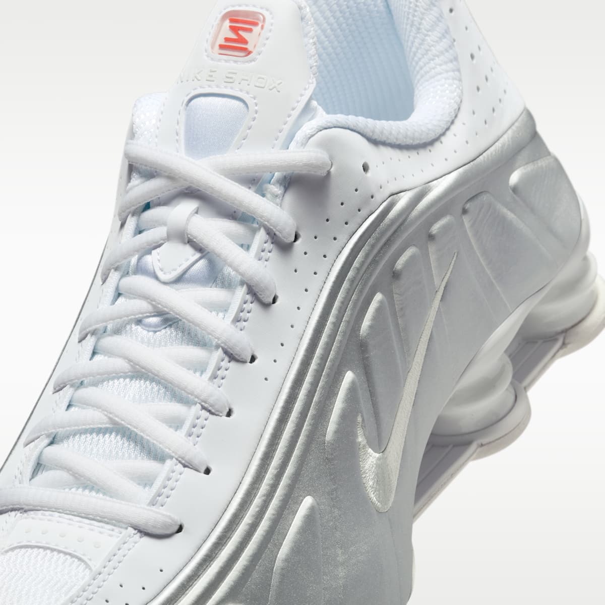 Nike Shox R4 Men's Shoes - White/White/Bright Crimson/Metallic Silver - Image 7
