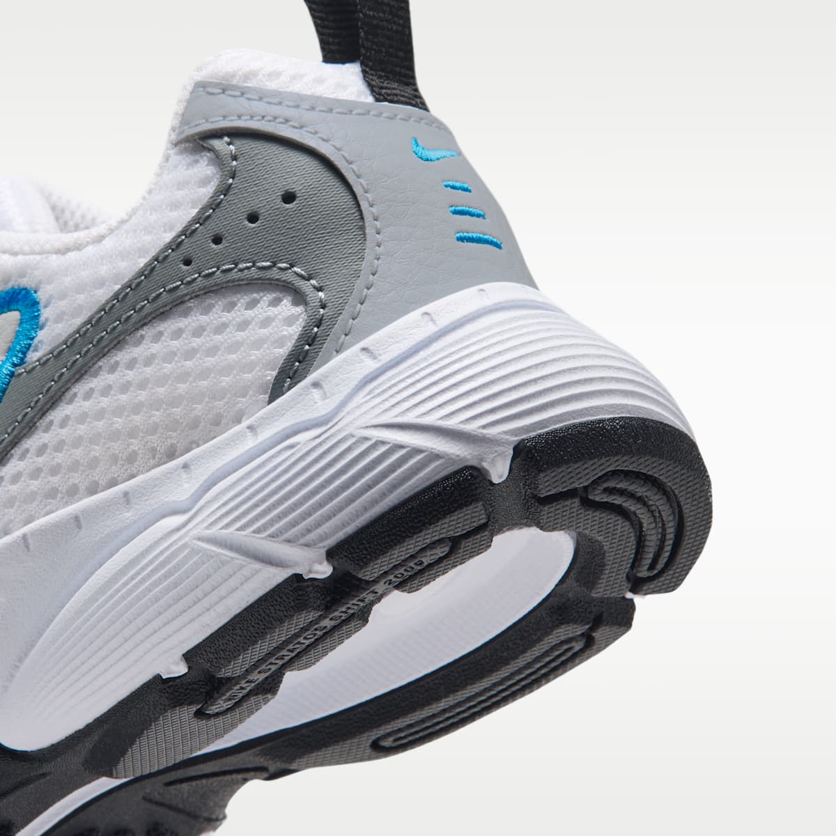 Nike Stratos Shift 2000 Little Kids' Shoes - White/Light Current Blue/Grey Fog/White