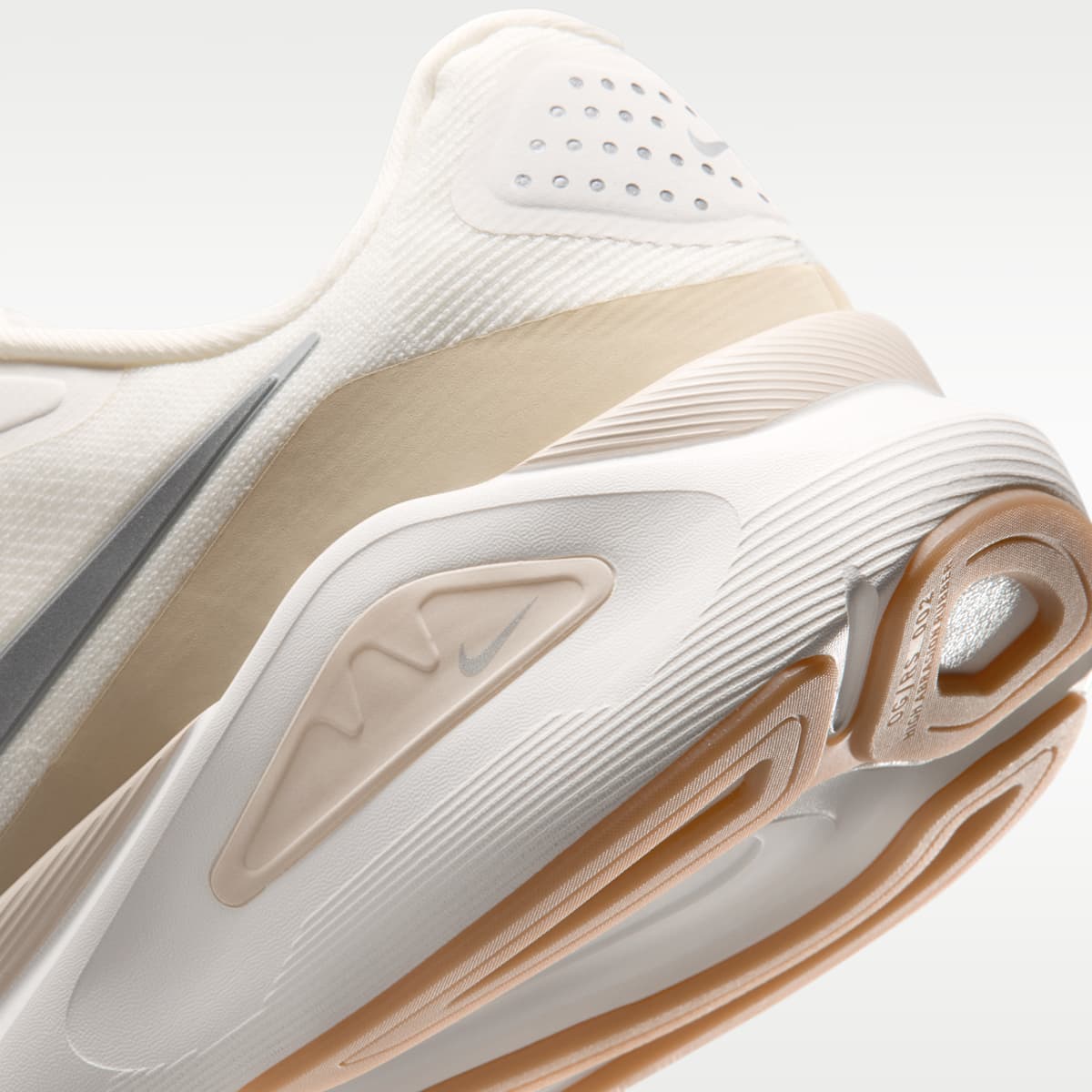 Nike Structure 26 Men's Road Running Shoes - Sail/Light Khaki/Filbert/Metallic Silver - Image 8