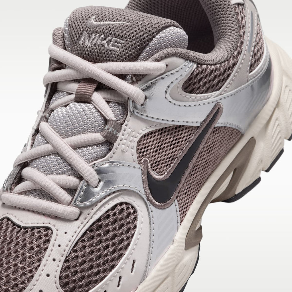 Nike V5 RNR Big Kids' Shoes - Cave Stone/College Grey/Vast Grey/Black