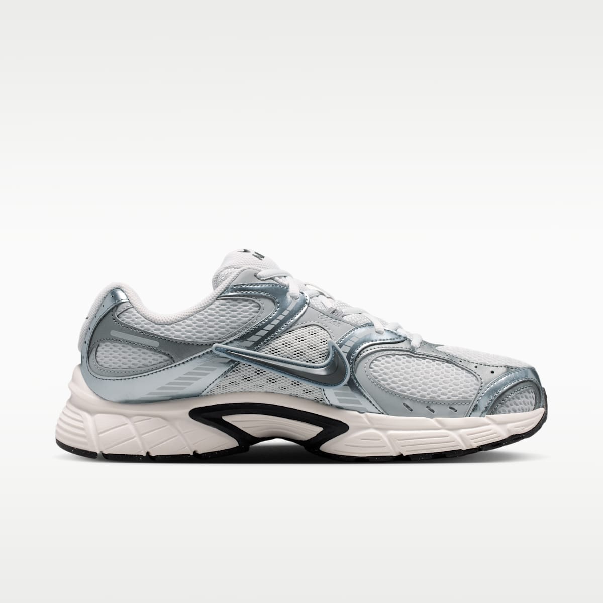 Nike V5 RNR Men's Shoes - Photon Dust/Smoke Grey/Light Smoke Grey/Dark Smoke Grey - Image 3