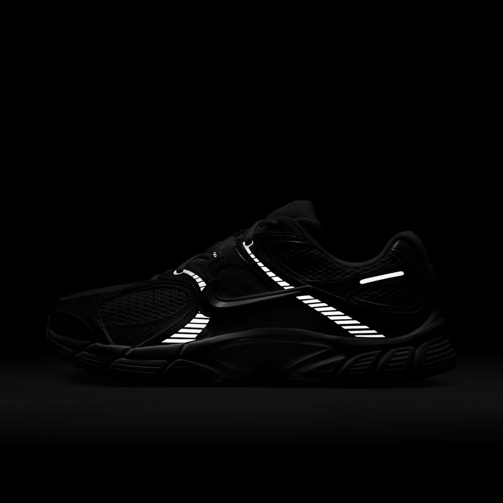 Nike V5 RNR Men's Shoes - White/Black/Metallic Silver/White - Image 11