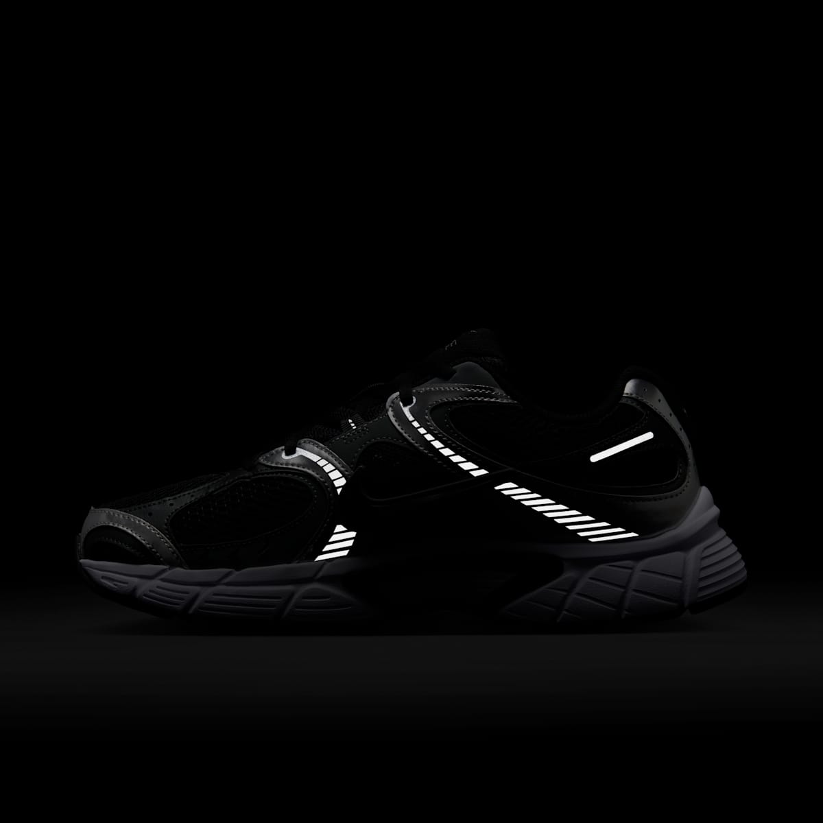 Nike V5 RNR Men's Shoes - Black/Anthracite/Smoke Grey/Black - Image 12