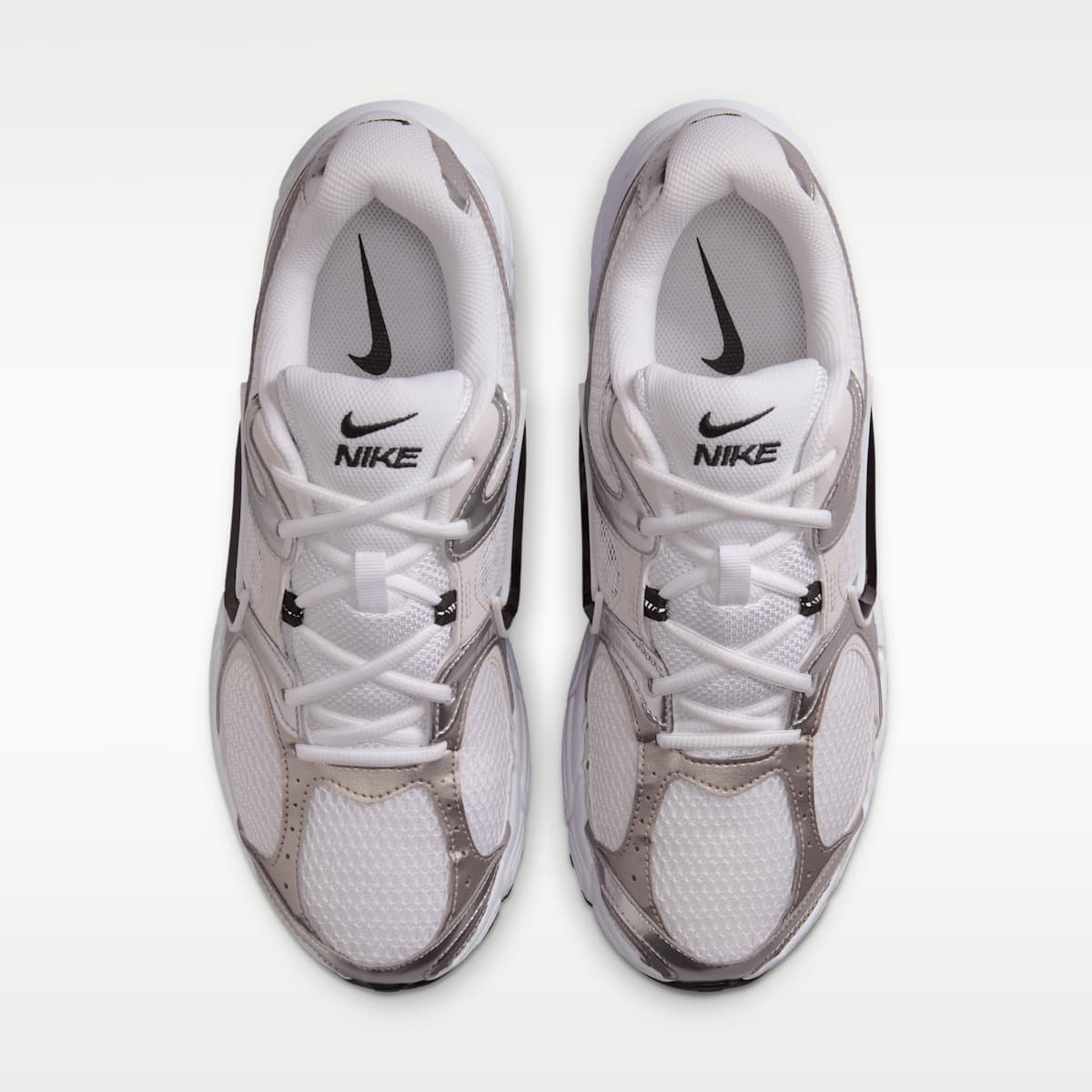 Nike V5 RNR Men's Shoes - White/Vast Grey/College Grey/Black - Image 4