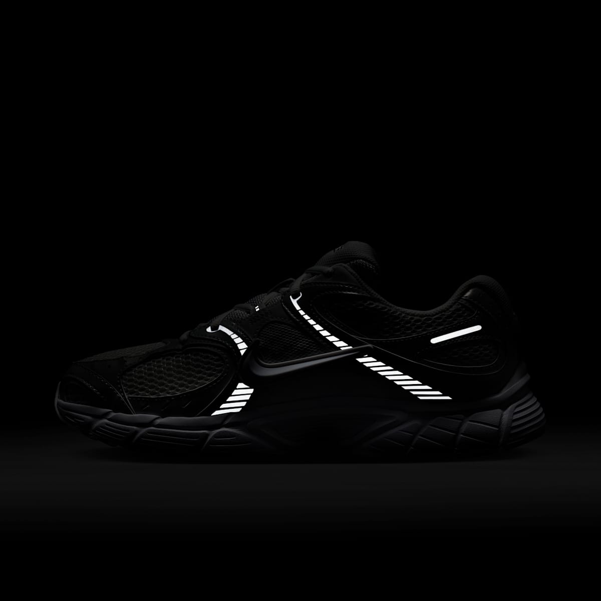 Nike V5 RNR Men's Shoes - White/Black/Metallic Silver/White - Image 12