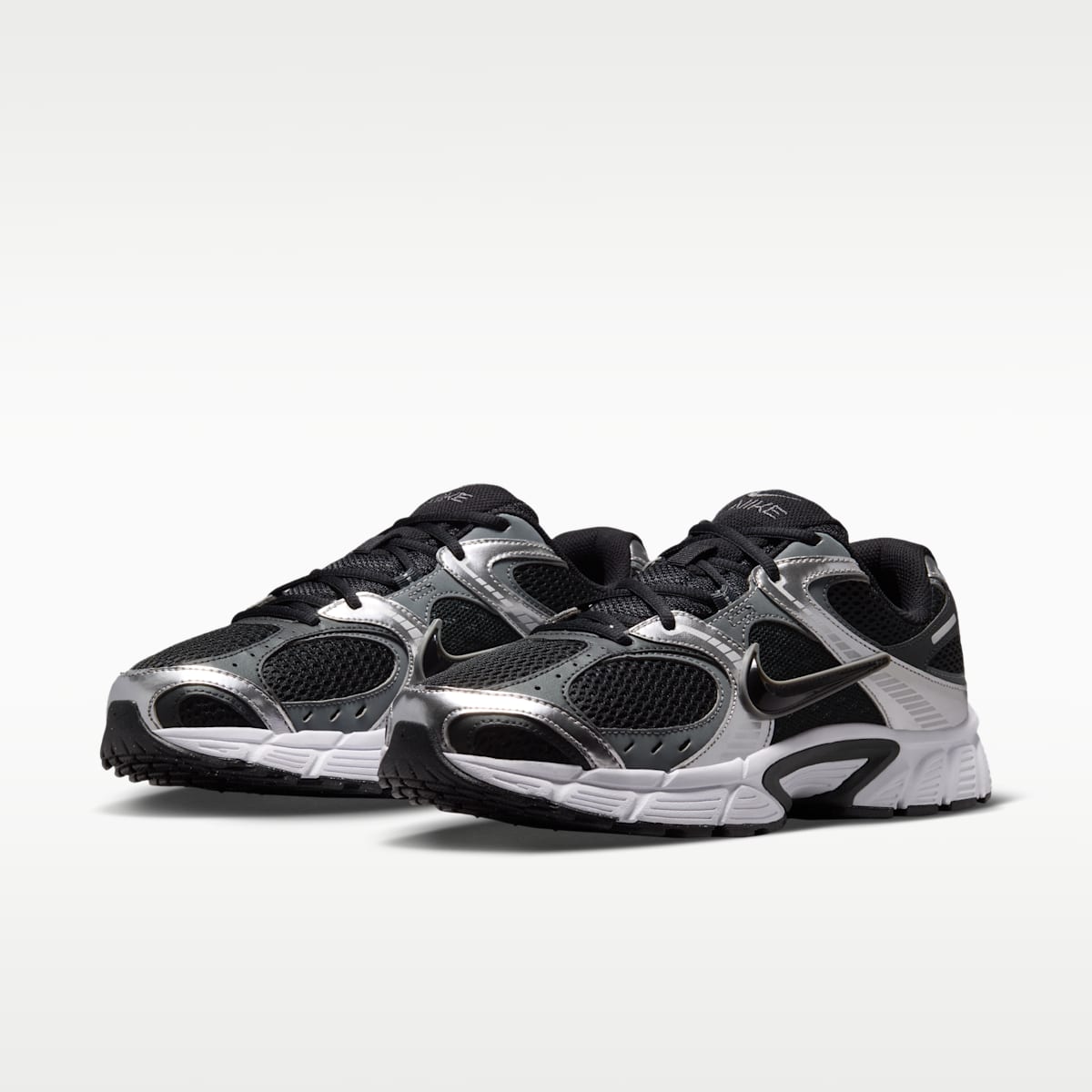 Nike V5 RNR Men's Shoes - Black/Anthracite/Smoke Grey/Black - Image 5