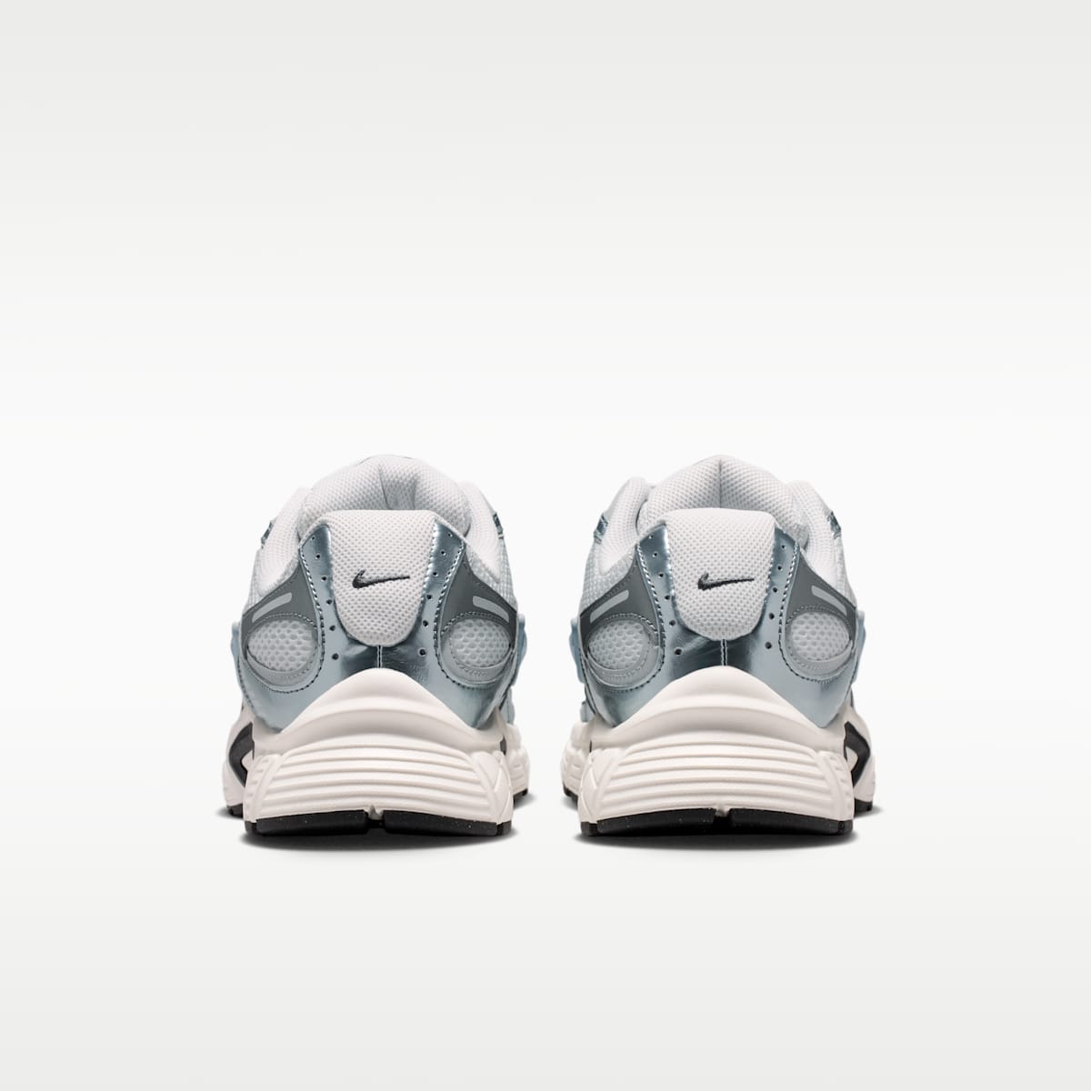 Nike V5 RNR Men's Shoes - Photon Dust/Smoke Grey/Light Smoke Grey/Dark Smoke Grey - Image 6