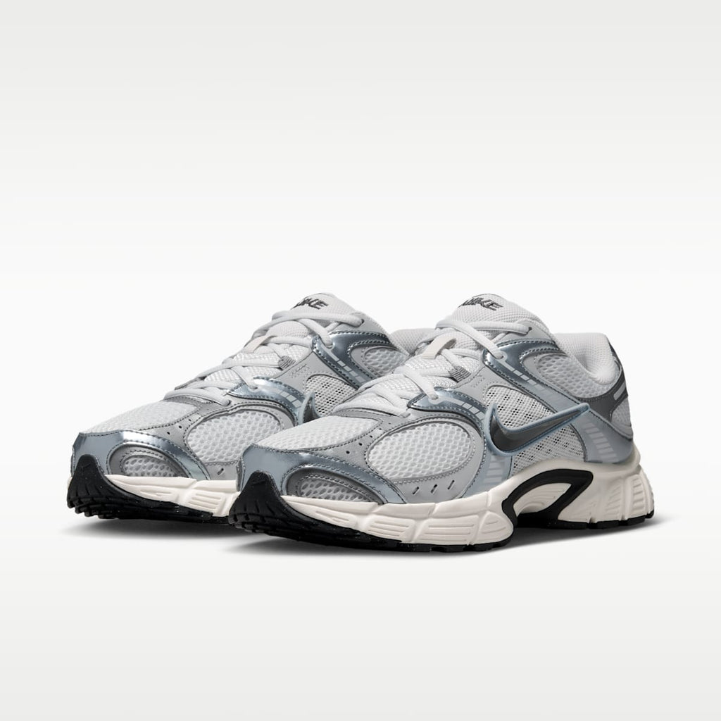 Nike V5 RNR Men's Shoes - Photon Dust/Smoke Grey/Light Smoke Grey/Dark Smoke Grey - Image 5