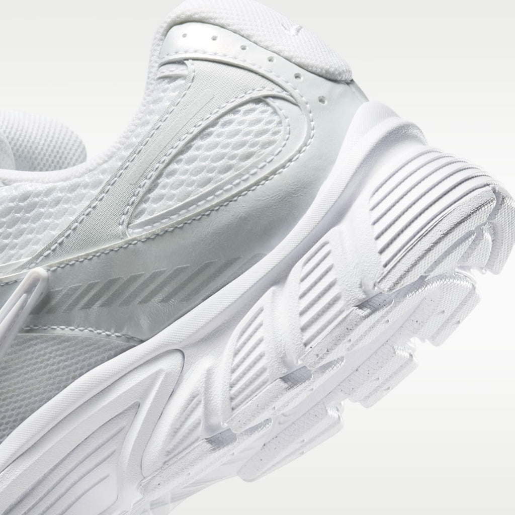 Nike V5 RNR Men's Shoes - White/Black/Metallic Silver/White - Image 8
