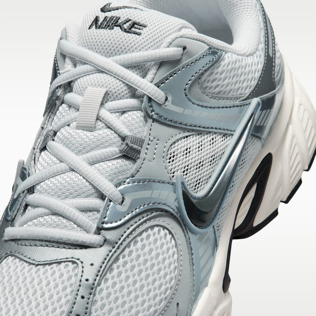 Nike V5 RNR Men's Shoes - Photon Dust/Smoke Grey/Light Smoke Grey/Dark Smoke Grey - Image 7