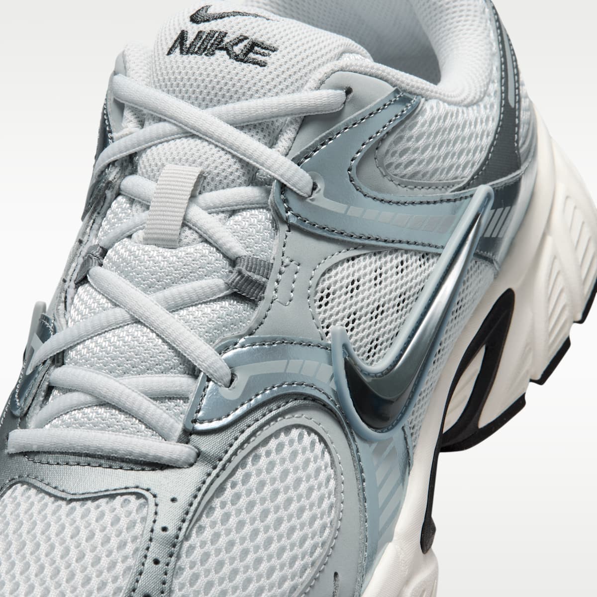 Nike V5 RNR Men's Shoes - Photon Dust/Smoke Grey/Light Smoke Grey/Dark Smoke Grey - Image 7