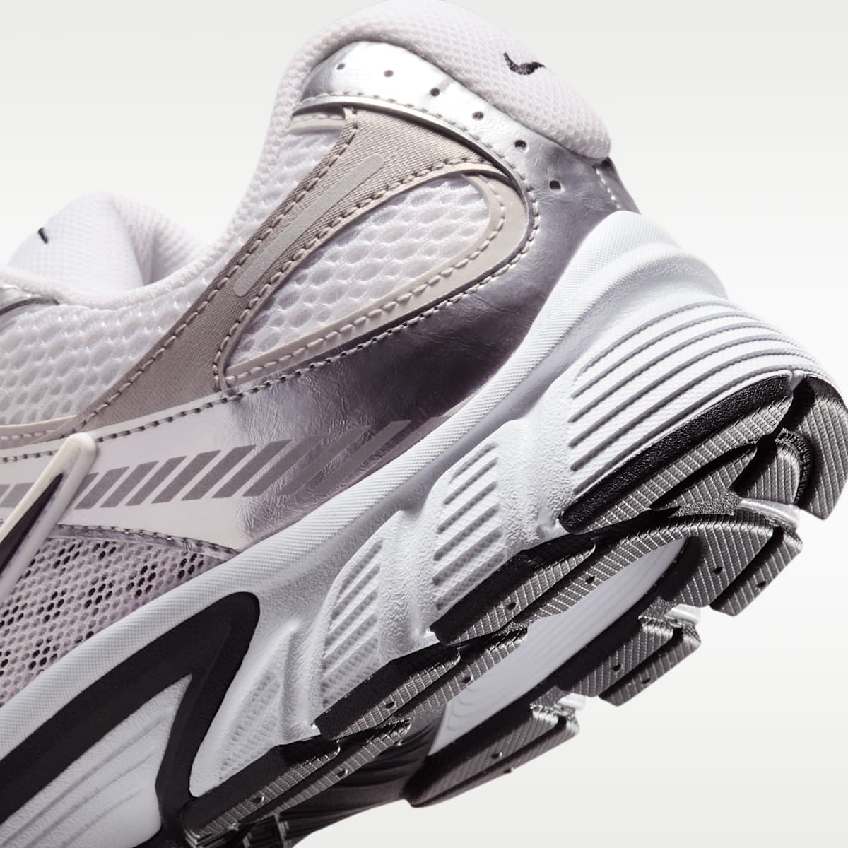 Nike V5 RNR Men's Shoes - White/Vast Grey/College Grey/Black - Image 8