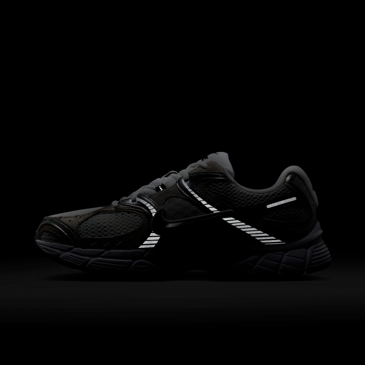 Nike V5 RNR Men's Shoes - White/Vast Grey/College Grey/Black - Image 10