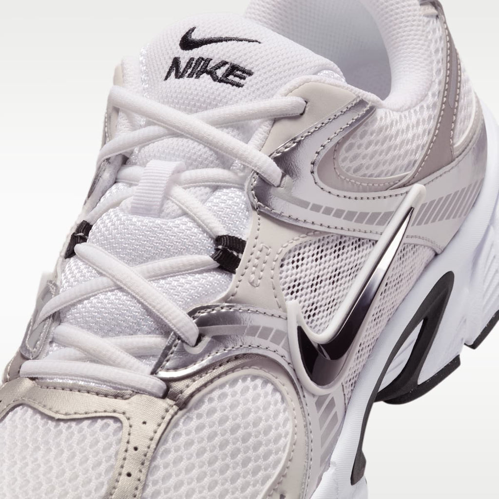 Nike V5 RNR Men's Shoes - White/Vast Grey/College Grey/Black - Image 7