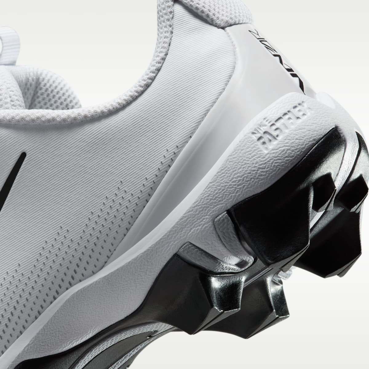 Nike Vapor Shark 3 Big Kids' Football Cleats - White/Wolf Grey/Black/Metallic Silver