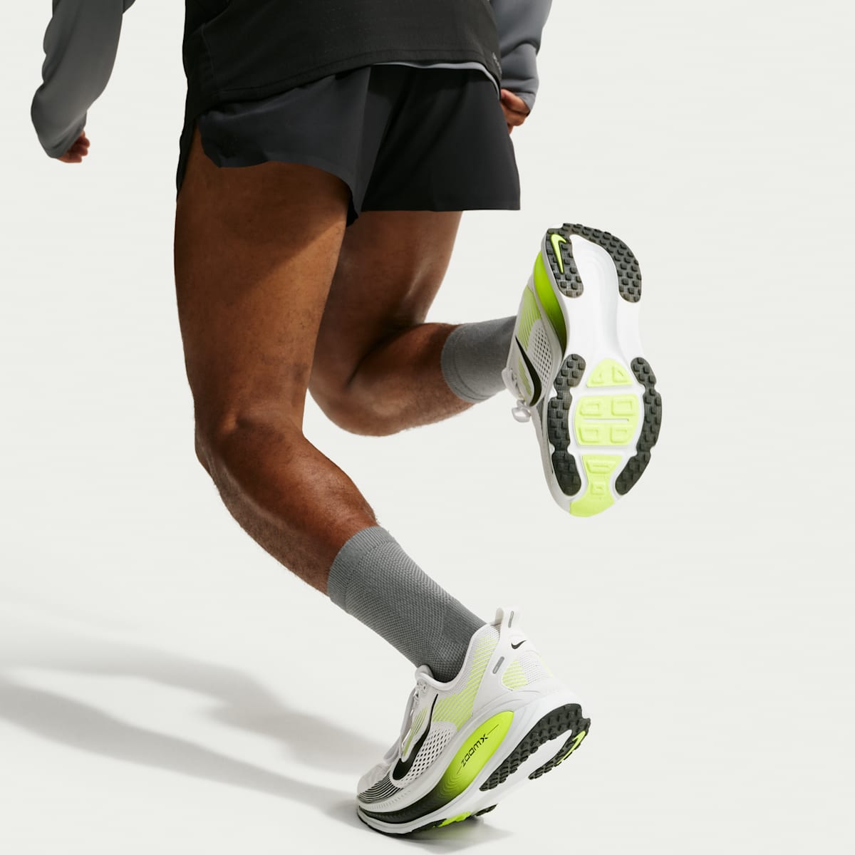 Nike Vomero 18 Men's Road Running Shoes - Photon Dust/Volt/Black - Image 9