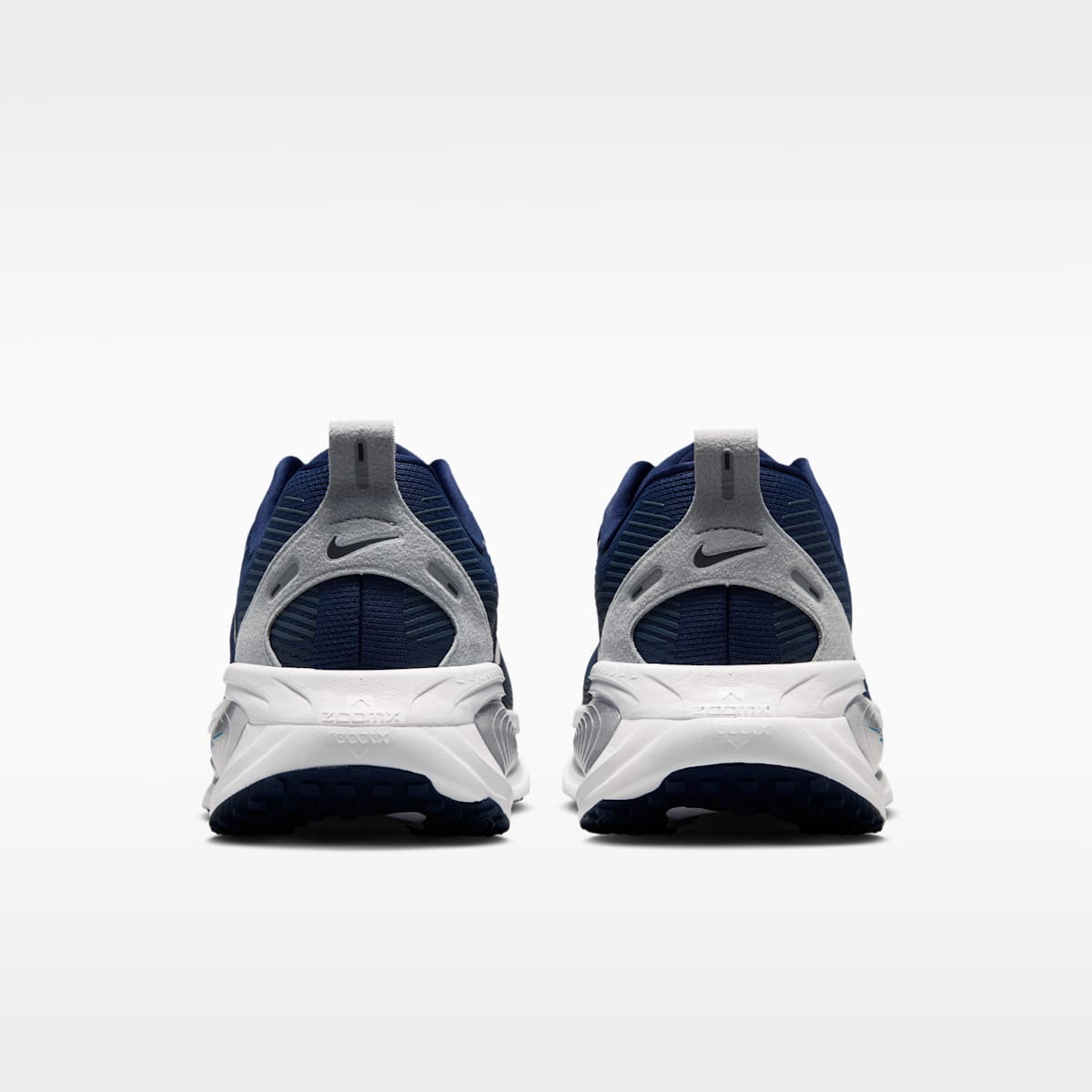 Nike Vomero 18 (Dallas Cowboys) Men's NFL Road Running Shoes - College Navy/Wolf Grey/White - Image 6