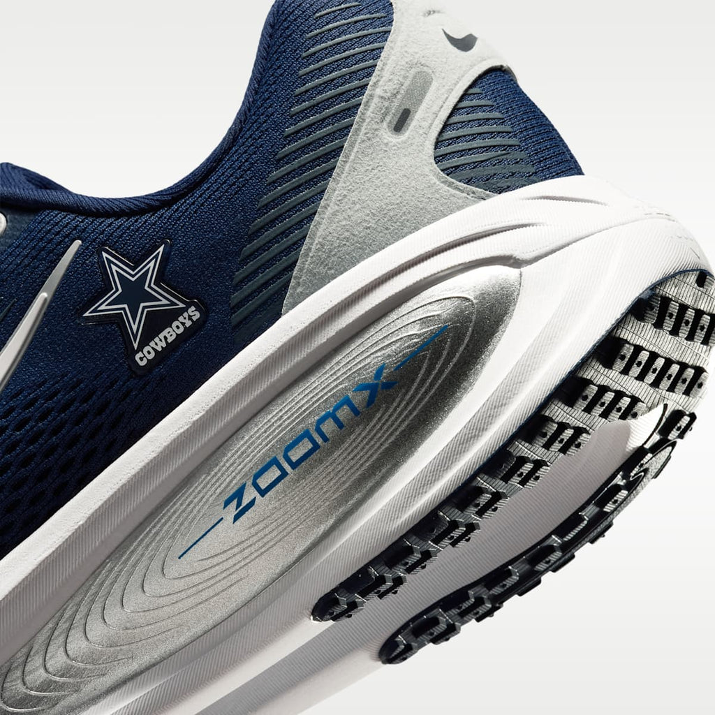 Nike Vomero 18 (Dallas Cowboys) Men's NFL Road Running Shoes - College Navy/Wolf Grey/White - Image 8