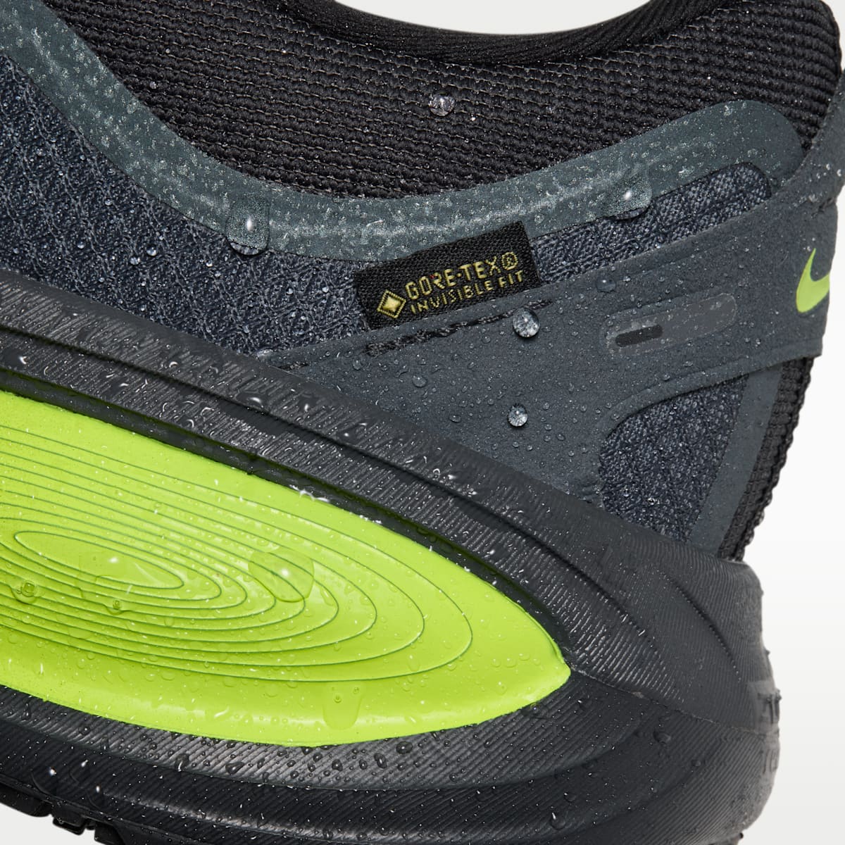 Nike Vomero 18 GORE-TEX Men's Waterproof Road Running Shoes with Reflective Accents - Anthracite/Lemon Venom/Black - Image 10