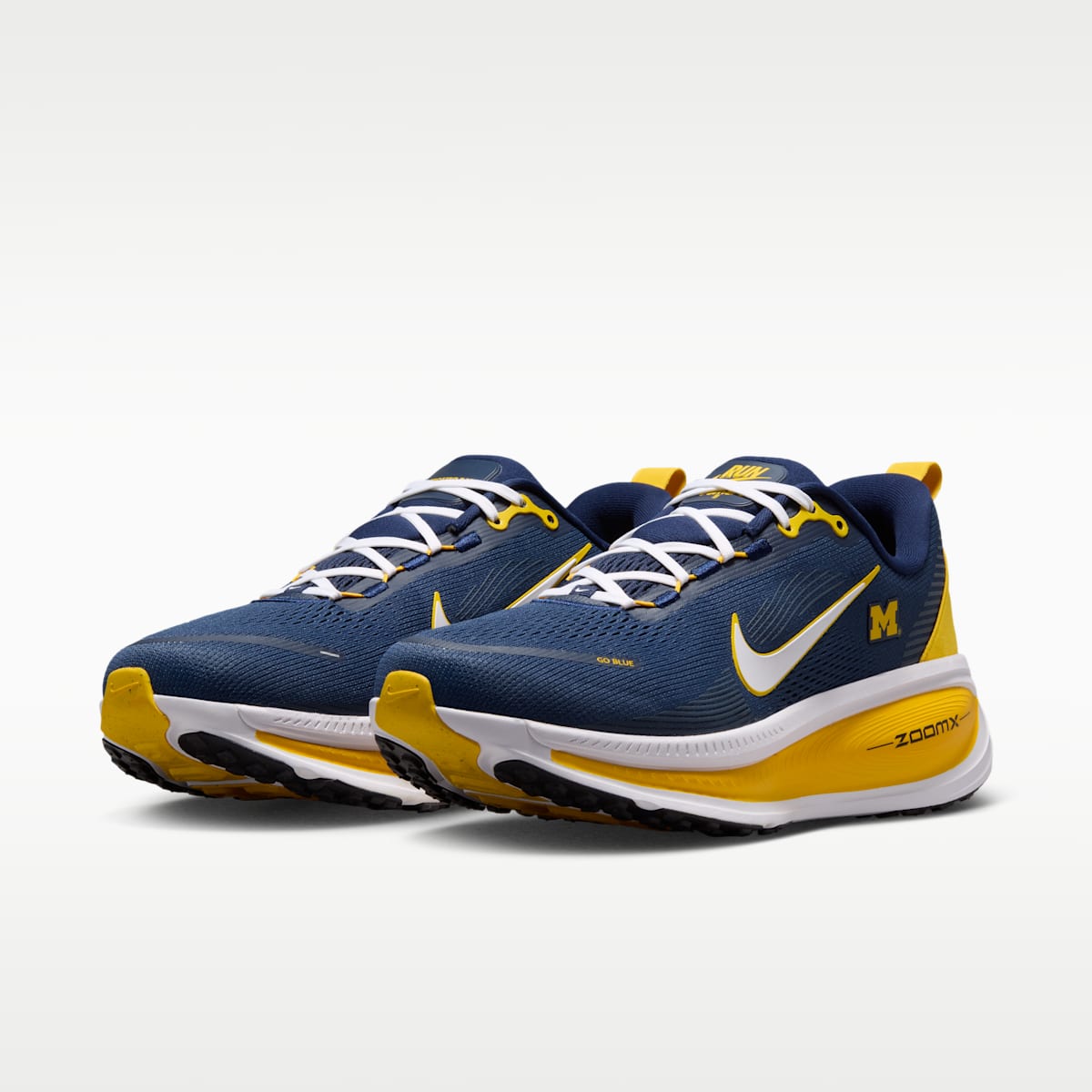 Nike College Vomero 18 (Michigan) Men's Road Running Shoes - College Navy/Amarillo/White - Image 5
