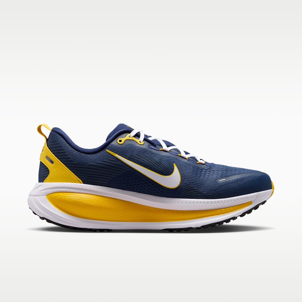 Nike College Vomero 18 (Michigan) Men's Road Running Shoes - College Navy/Amarillo/White - Image 3