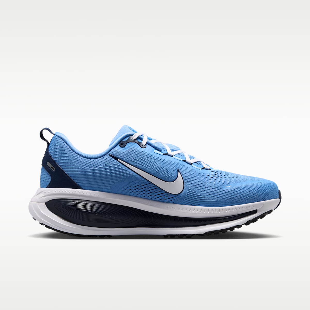 Nike College Vomero 18 (North Carolina) Men's Road Running Shoes - Valor Blue/College Navy/White - Image 3