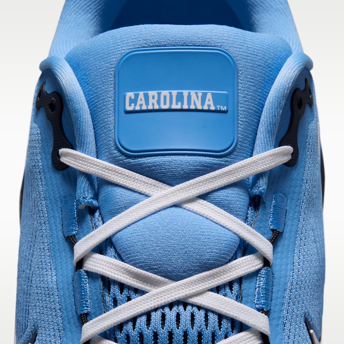 Nike College Vomero 18 (North Carolina) Men's Road Running Shoes - Valor Blue/College Navy/White - Image 9