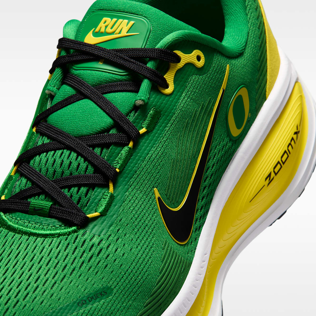 Nike College Vomero 18 (Oregon) Men's Road Running Shoes - Apple Green/White/Black - Image 7