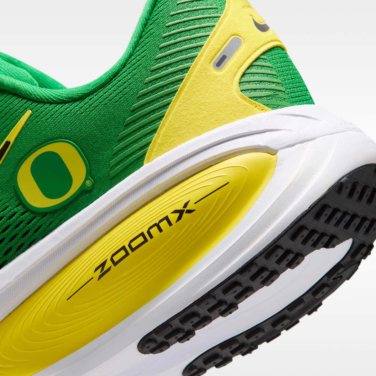 Nike College Vomero 18 (Oregon) Men's Road Running Shoes - Apple Green/White/Black - Image 8