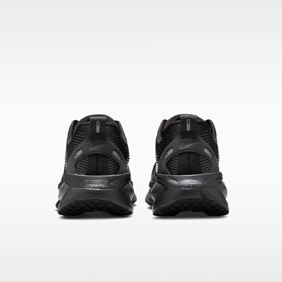 Nike Vomero 18 Men's Road Running Shoes - Black/Dark Smoke Grey/Light Smoke Grey/Black - Image 6