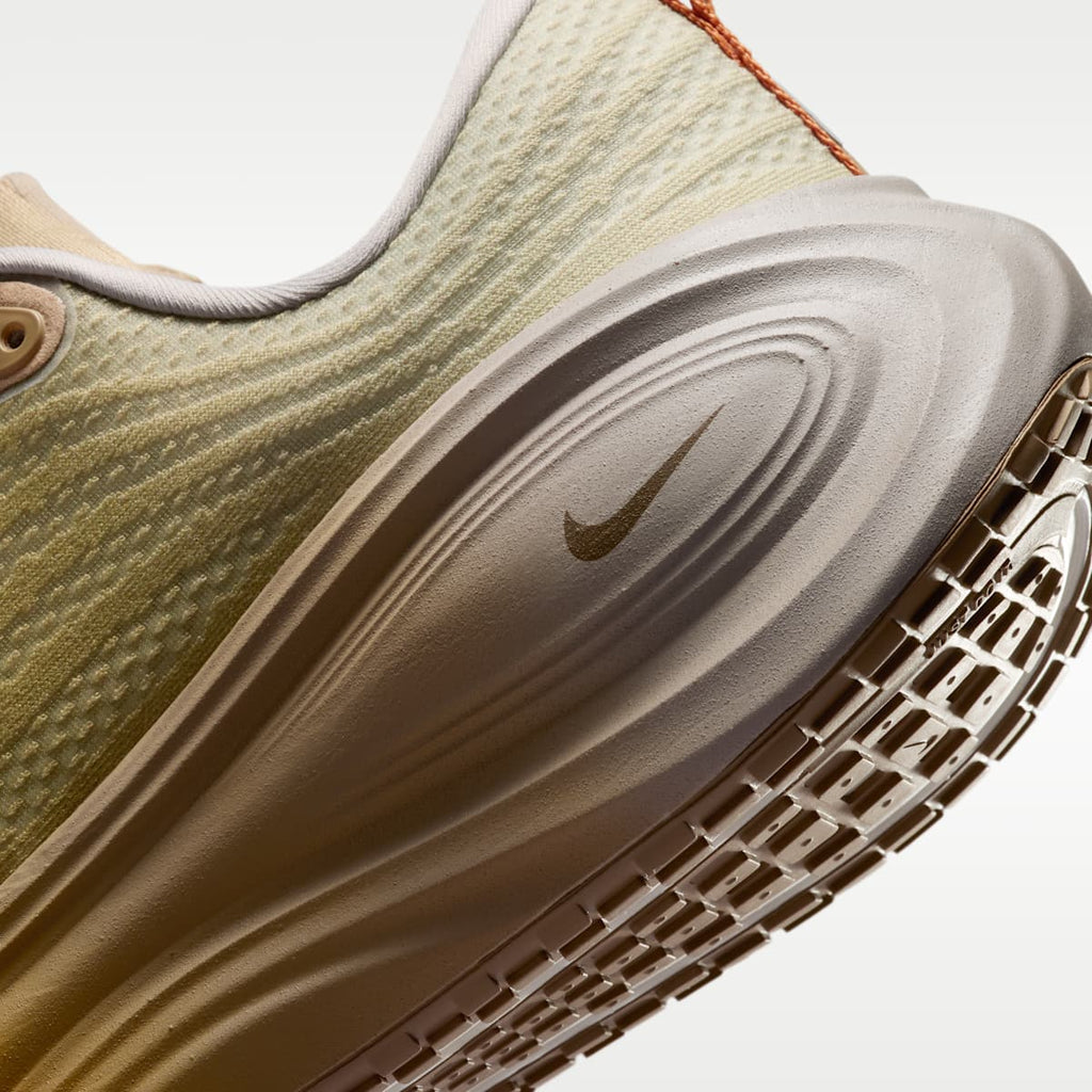 Nike Vomero Plus Men's Shoes - Desert Camo/Ceramic/College Grey/Yukon Brown - Image 8