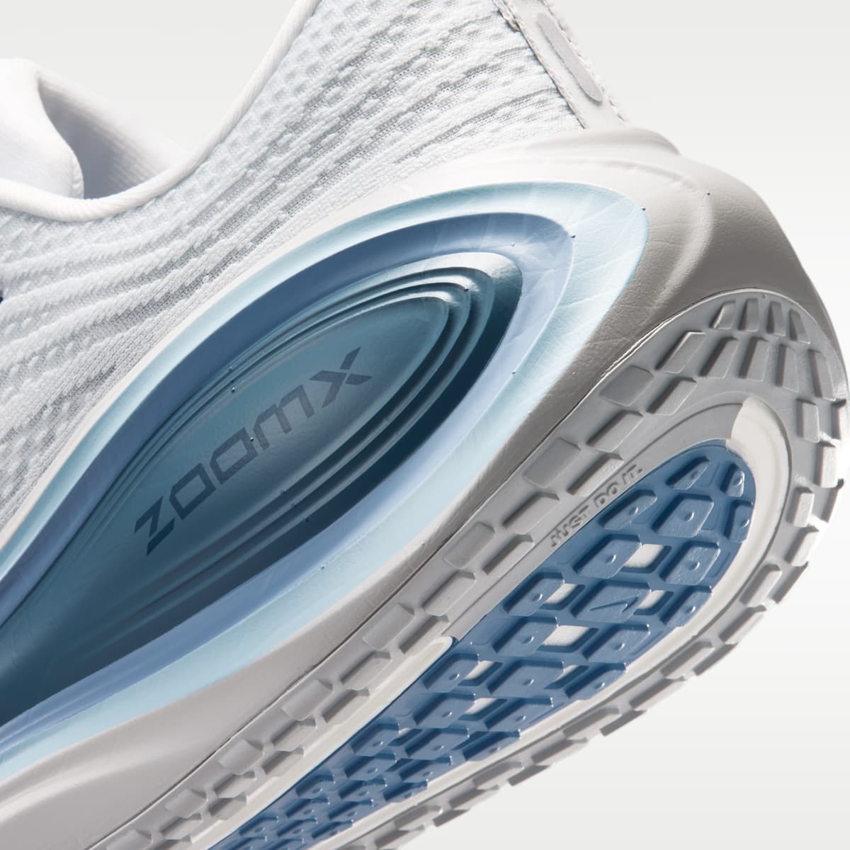 Nike Vomero Plus Men's Road Running Shoes - Off White/Grey Fog/Thunderstorm/Obsidian - Image 8