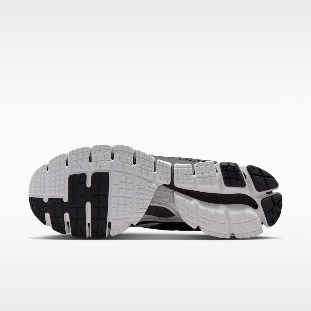 Nike Zoom Skylon 11 Men's Shoes - Summit White/Black/Light Smoke Grey/Metallic Silver - Image 2