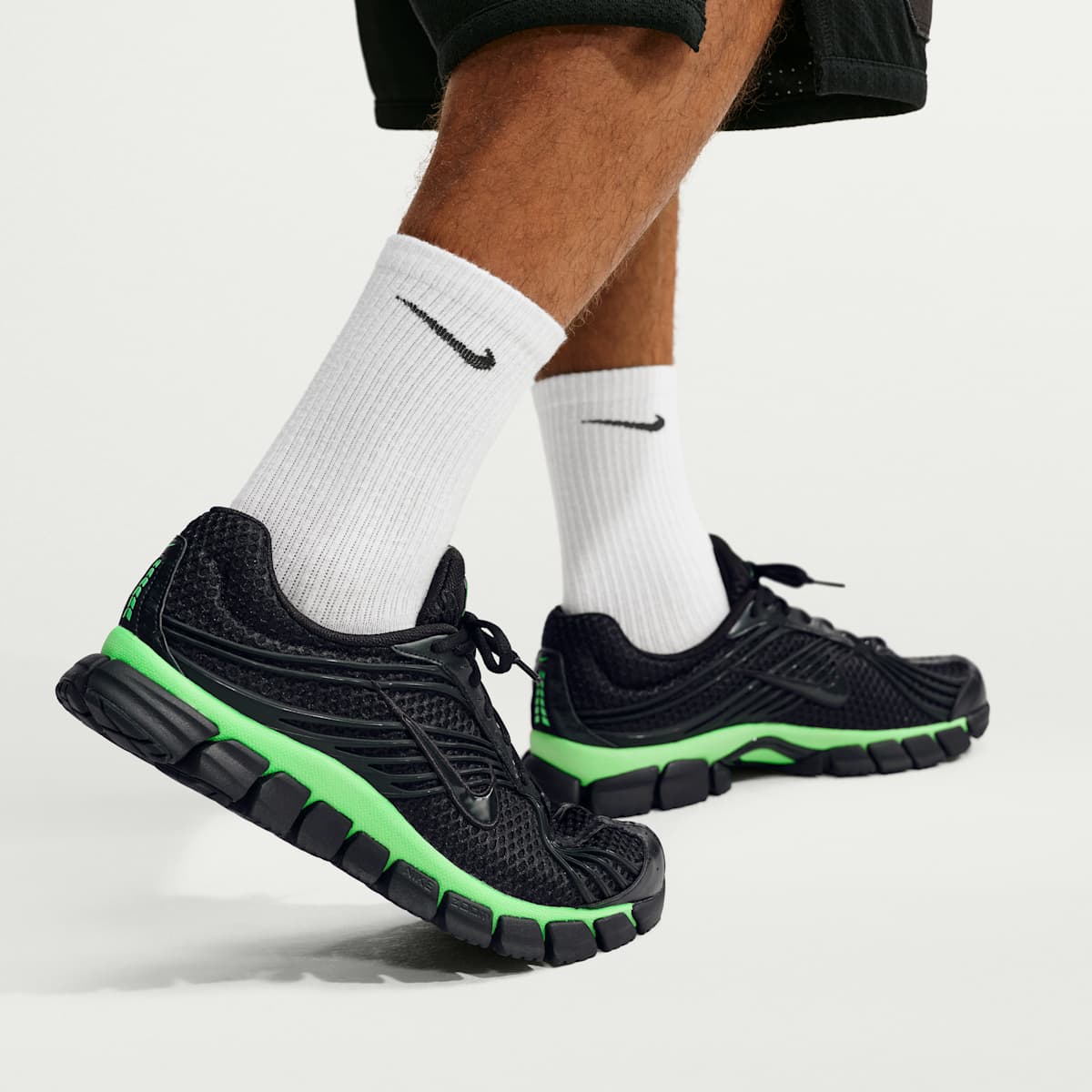 Nike Zoom Skylon 11 Men's Shoes - Black/Illusion Green - Image 9
