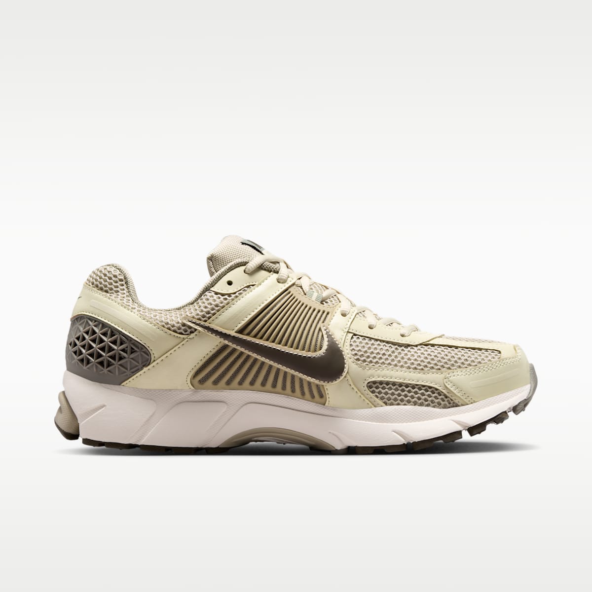 Nike Zoom Vomero 5 Men's Shoes - Desert Khaki/Light Khaki/Classic Olive/Dark Hazel - Image 3
