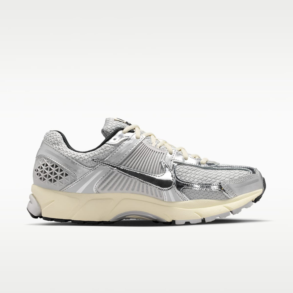 Nike Zoom Vomero 5 Men's Shoes - Grey Fog/Metallic Silver/Coconut Milk/Chrome - Image 3
