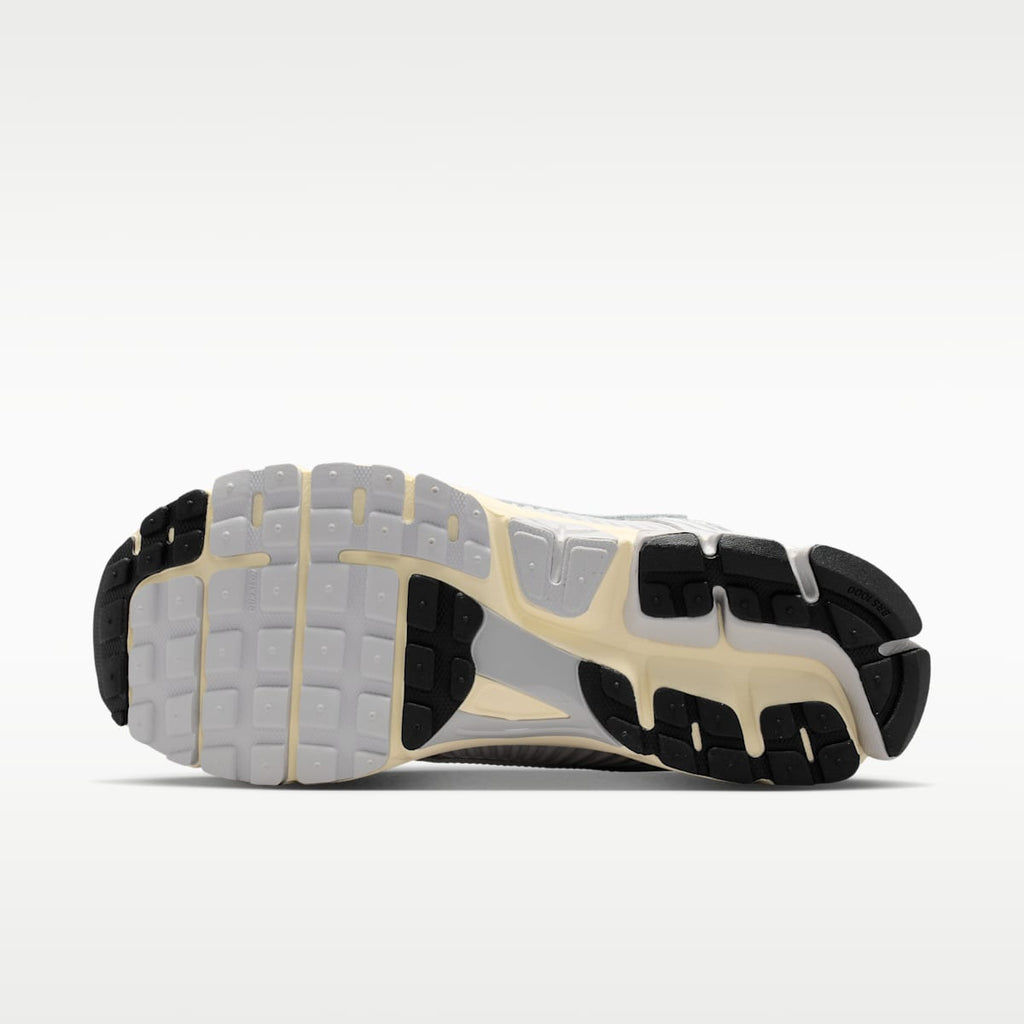 Nike Zoom Vomero 5 Men's Shoes - Grey Fog/Metallic Silver/Coconut Milk/Chrome - Image 2