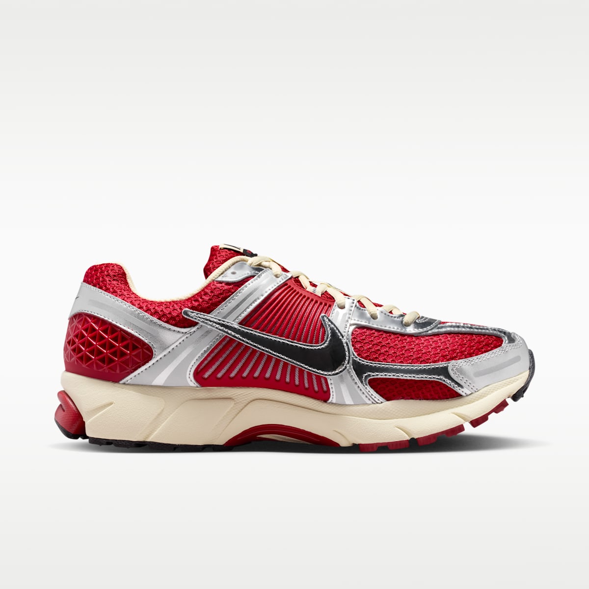 Nike Zoom Vomero 5 Men's Shoes - Gym Red/Metallic Silver/Coconut Milk/Chrome - Image 3