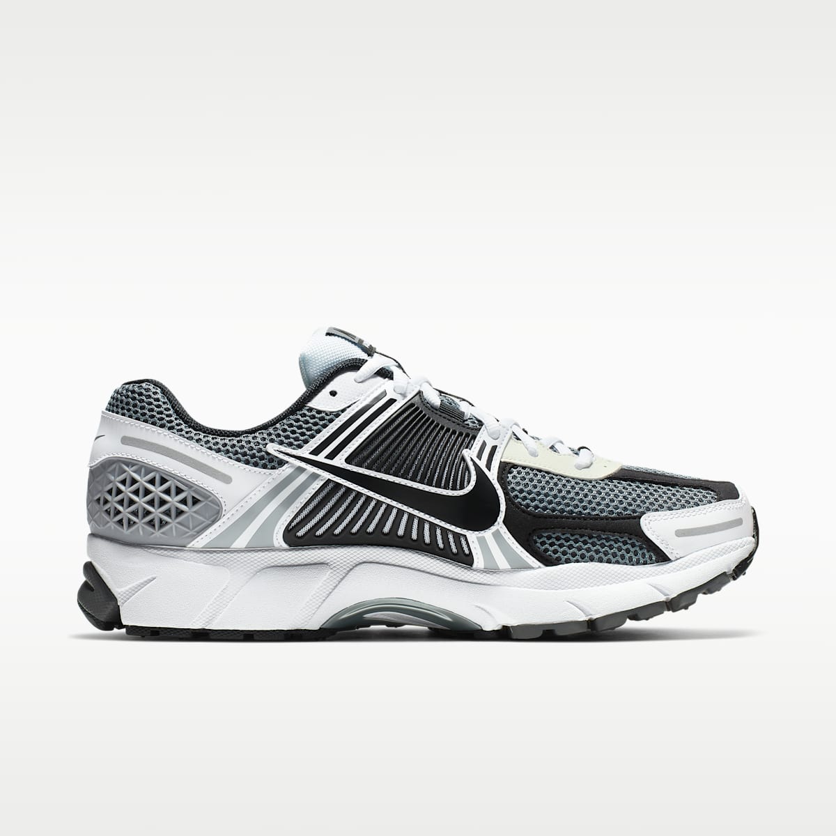 Nike Zoom Vomero 5 SE SP Men's Shoes - Dark Grey/White/Sail/Black - Image 3