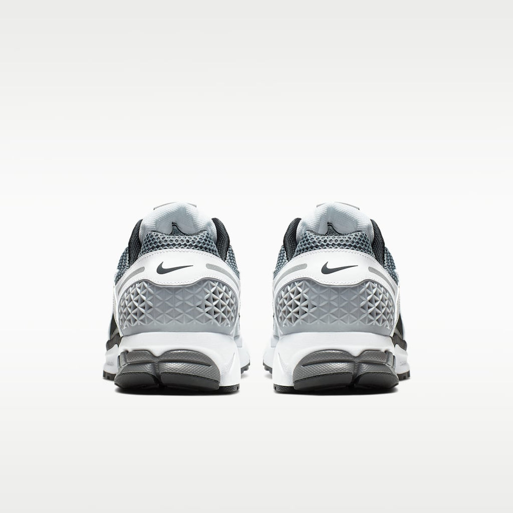 Nike Zoom Vomero 5 SE SP Men's Shoes - Dark Grey/White/Sail/Black - Image 6