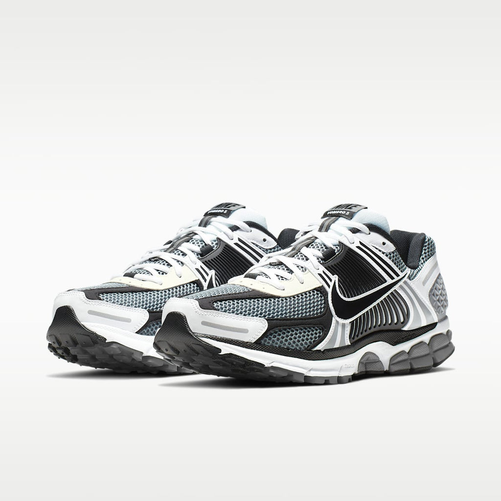 Nike Zoom Vomero 5 SE SP Men's Shoes - Dark Grey/White/Sail/Black - Image 5