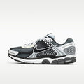 Nike Zoom Vomero 5 SE SP Men's Shoes - Dark Grey/White/Sail/Black - Image 1