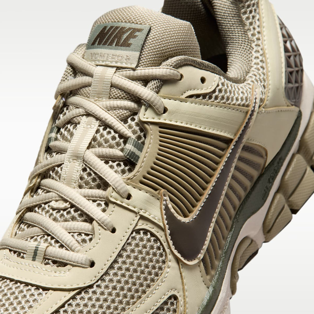 Women's Nike Zoom Vomero 5 Men's Shoes - Desert Khaki/Light Khaki/Classic Olive/Dark Hazel