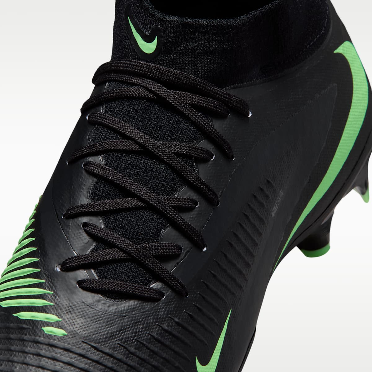 Women's Nike Phantom 6 High Academy Multi-Ground Soccer Cleats - Black/Black/Illusion Green