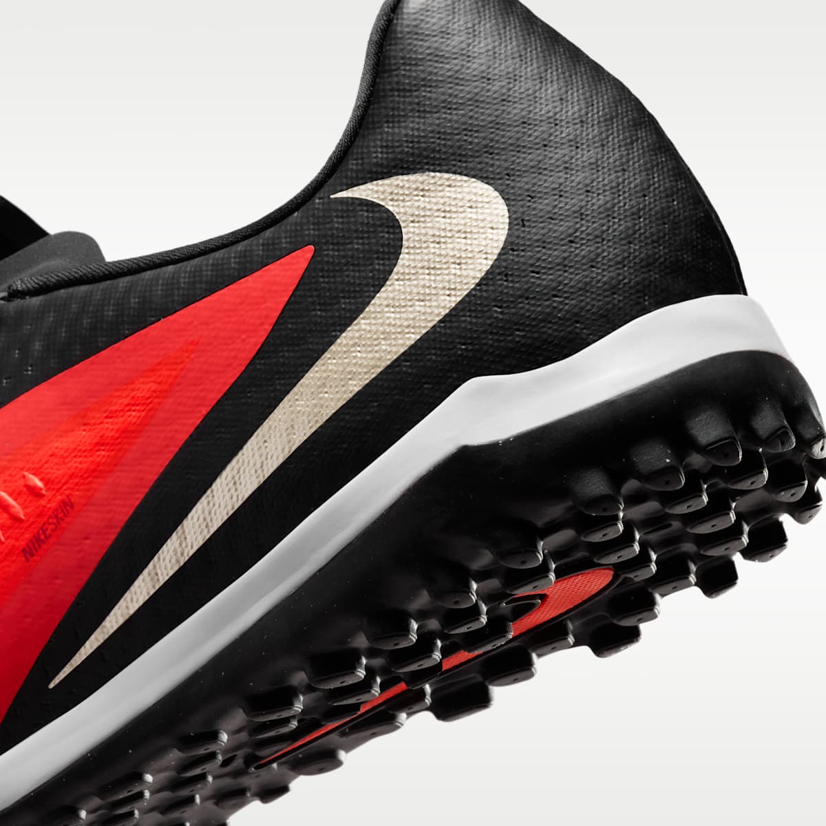Women's Nike Phantom 6 Low Academy Turf Soccer Shoes - Bright Crimson/Black/Blur