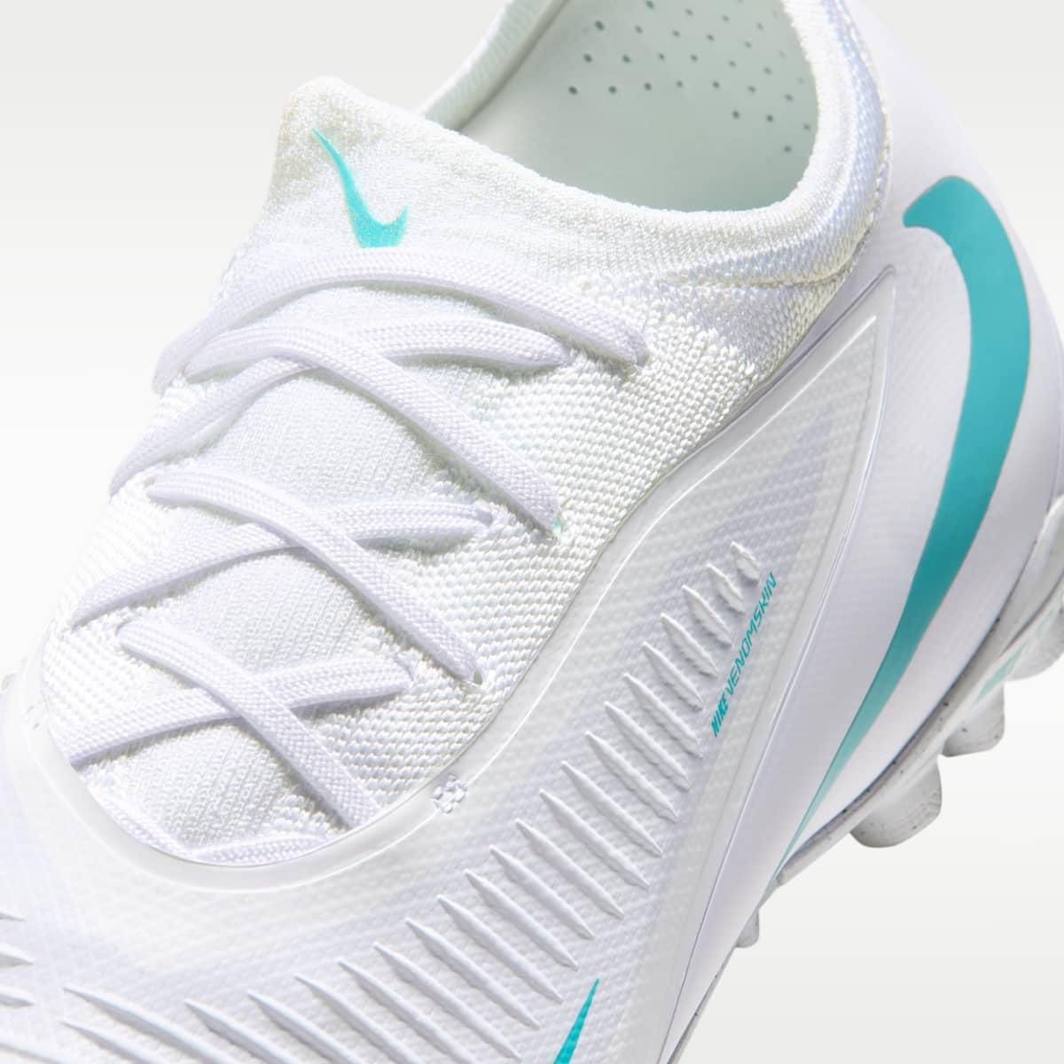 Women's Nike Phantom 6 Low Pro Turf Soccer Shoes - White/White/Dusty Cactus