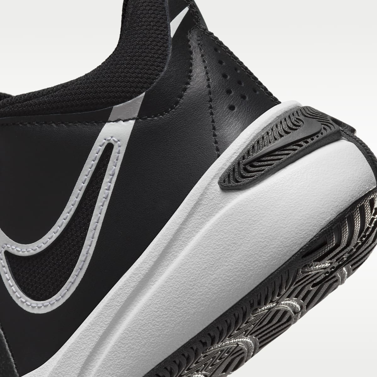 Nike Team Hustle D 11 Big Kids' Basketball Shoes - Black/White