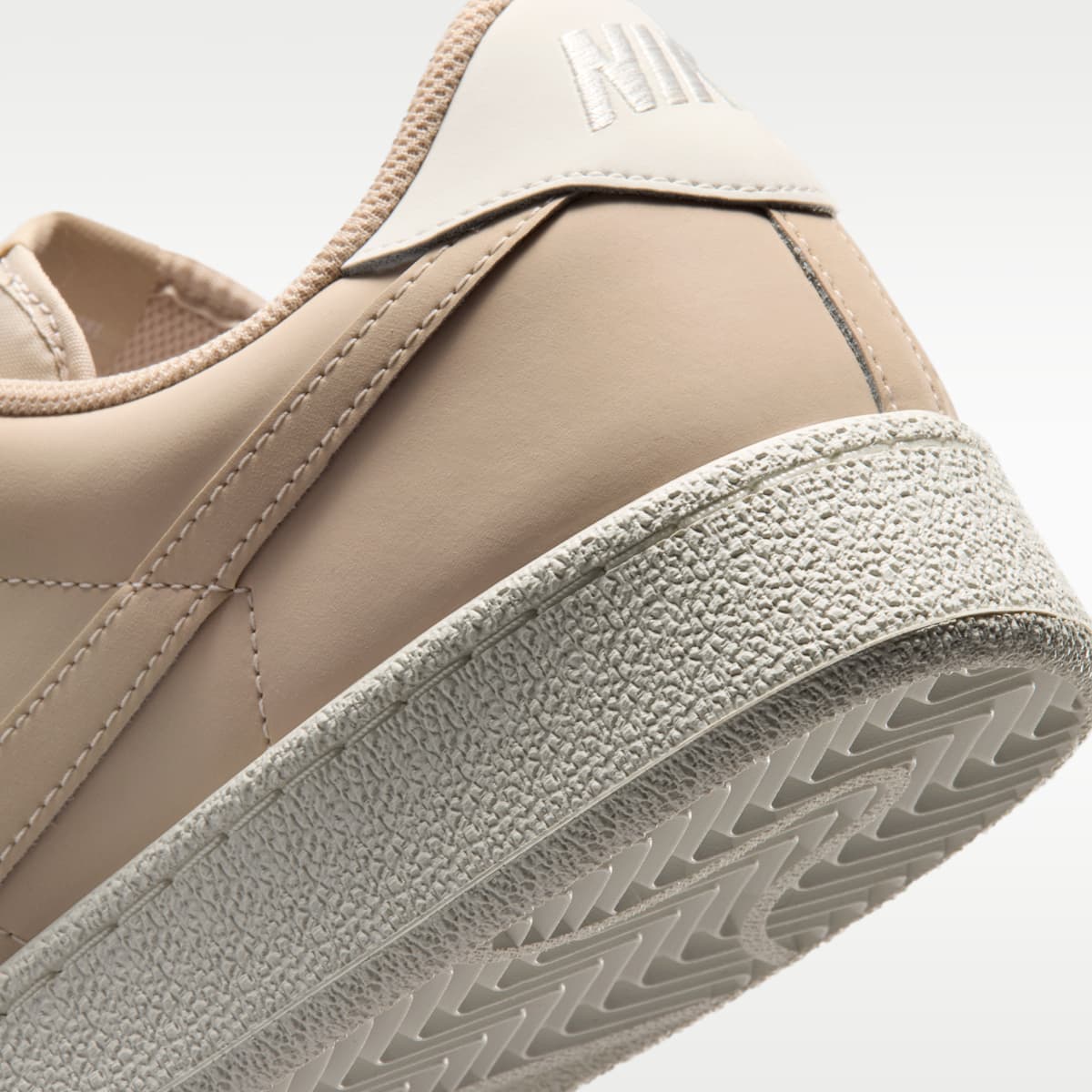 Women's Nike Tennis Classic Men's Shoes - Sanddrift/Sail/Sanddrift